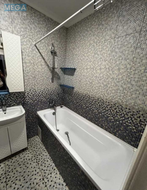 Оренда 3 кімнатної квартири, <a class="location-link" href="/kiev/" title="Недвижимость Київ">Київ</a>, <a class="location-link" href="/kiev/goloseevskij/" title="Недвижимость Голосіївський район">Голосіївський р-н</a>, Ломоносова ул. (изображение 4)