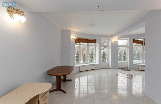 Продаж дома, 3&nbsp;поверху, 650&nbsp;кв.м, 5&nbsp;кімнат, ділянка 13&nbsp;соток, <a class="location-link" href="/kozin-selo-kv/" title="Недвижимость Козин">Козин</a>, Соловяненка (изображение 4)