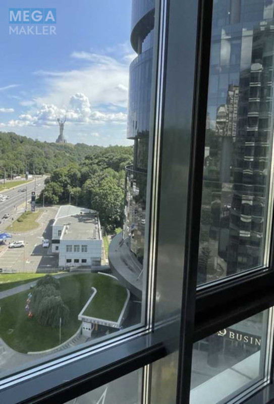 Продаж 4 кімнатної квартири (180/?/?), 9 пов. 25 пов. будинку, <a class="location-link" href="/kiev/" title="Недвижимость Київ">Київ</a>, <a class="location-link" href="/kiev/pecherskij/" title="Недвижимость Печерський район">Печерський р-н</a>, Болсуновская ул. (изображение 5)