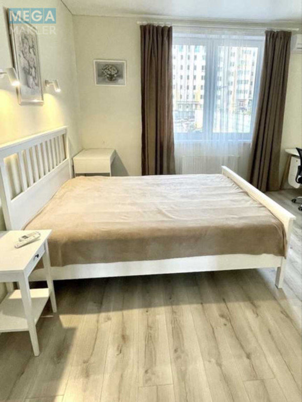 Оренда 3 кімнатної квартири, <a class="location-link" href="/kiev/" title="Недвижимость Київ">Київ</a>, <a class="location-link" href="/kiev/podolskij/" title="Недвижимость Подільський район">Подільський р-н</a>, Сергея Данченко ул. (изображение 2)