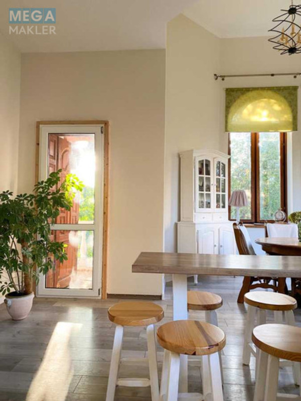 Оренда 3 кімнатної квартири, <a class="location-link" href="/kiev/" title="Недвижимость Київ">Київ</a>, <a class="location-link" href="/kiev/shevchenkovskij/" title="Недвижимость Шевченківський район">Шевченківський р-н</a>, Баумана ул., 3а (изображение 4)