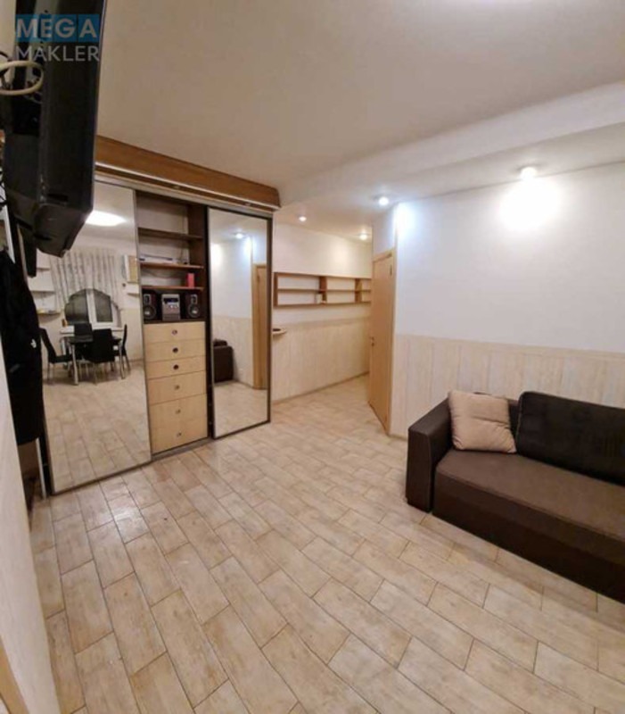 Оренда 3 кімнатної квартири, <a class="location-link" href="/kiev/" title="Недвижимость Київ">Київ</a>, <a class="location-link" href="/kiev/pecherskij/" title="Недвижимость Печерський район">Печерський р-н</a>, Михаила Бойчука ул., 13 (изображение 18)