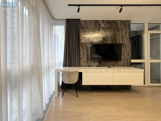 Оренда 4 кімнатні квартири, <a class="location-link" href="/kiev/" title="Недвижимость Київ">Київ</a>, <a class="location-link" href="/kiev/pecherskij/" title="Недвижимость Печерський район">Печерський р-н</a>, Джона Маккейна ул. (изображение 9)