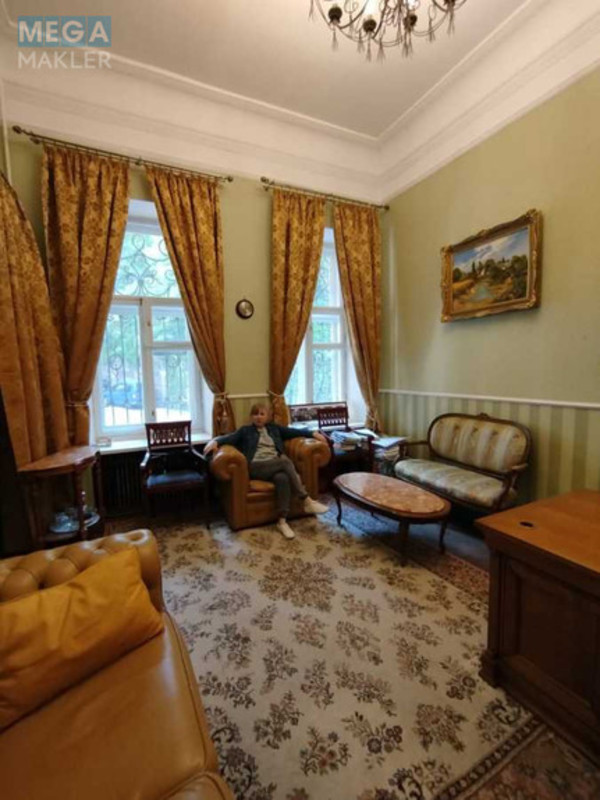 Продаж 3 кімнатної квартири (110/60/15), 1 пов. 4 пов. будинку, <a class="location-link" href="/kiev/" title="Недвижимость Київ">Київ</a>, <a class="location-link" href="/kiev/pecherskij/" title="Недвижимость Печерський район">Печерський р-н</a>, Ольгинська вул., 2/1 (изображение 2)