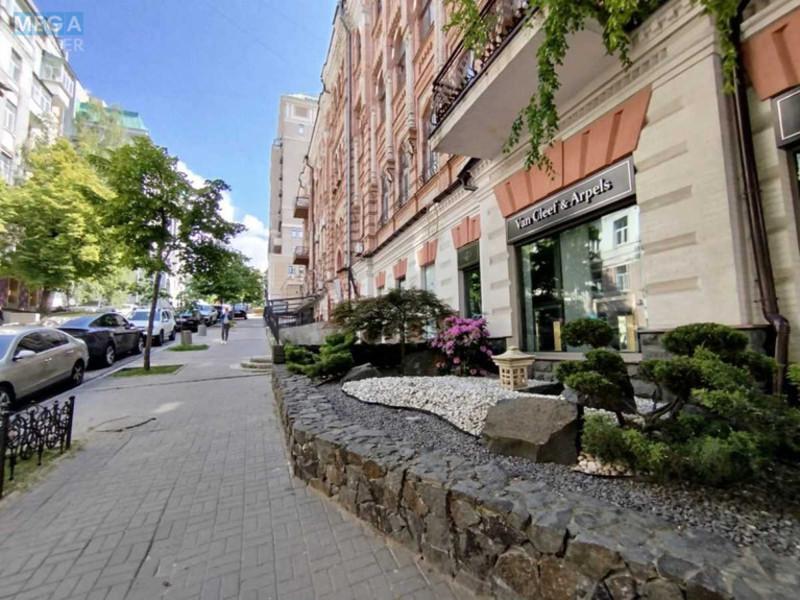 Продаж 3 кімнатної квартири (110/60/15), 1 пов. 4 пов. будинку, <a class="location-link" href="/kiev/" title="Недвижимость Київ">Київ</a>, <a class="location-link" href="/kiev/pecherskij/" title="Недвижимость Печерський район">Печерський р-н</a>, Ольгинська вул., 2/1 (изображение 10)