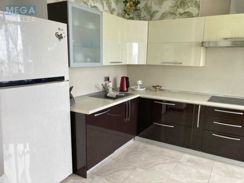 Оренда 4 кімнатні квартири, <a class="location-link" href="/kiev/" title="Недвижимость Київ">Київ</a>, <a class="location-link" href="/kiev/solomenskij/" title="Недвижимость Солом'янський район">Солом'янський р-н</a>, Генерала Шаповала вул., 2а (изображение 3)