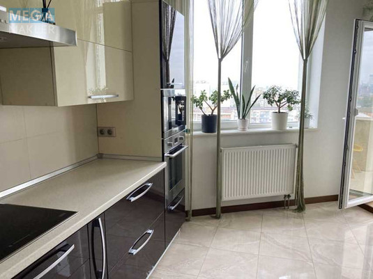 Оренда 4 кімнатні квартири, <a class="location-link" href="/kiev/" title="Недвижимость Київ">Київ</a>, <a class="location-link" href="/kiev/solomenskij/" title="Недвижимость Солом'янський район">Солом'янський р-н</a>, Генерала Шаповала вул., 2а (изображение 8)