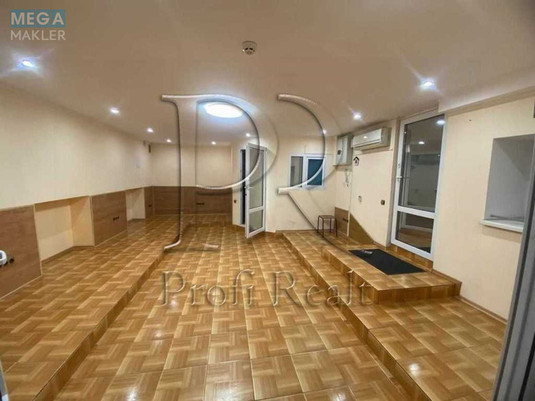 Продаж комерційної нерухомості, 40&nbsp;кв.м, под магазин, <a class="location-link" href="/kiev/" title="Недвижимость Київ">Київ</a>, <a class="location-link" href="/kiev/podolskij/" title="Недвижимость Подільський район">Подільський р-н</a>, Почайнинська вул., 57/59 (изображение 3)