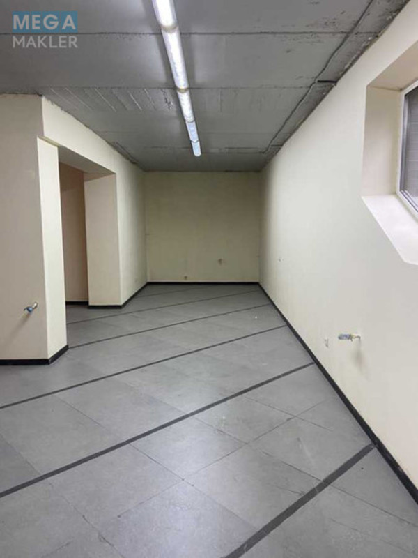 Продаж комерційної нерухомості, 136,90&nbsp;кв.м, под магазин, <a class="location-link" href="/ivano-frankovsk/" title="Недвижимость Івано-Франківськ">Івано-Франківськ</a>, вул.Залізнична, 49 (изображение 9)