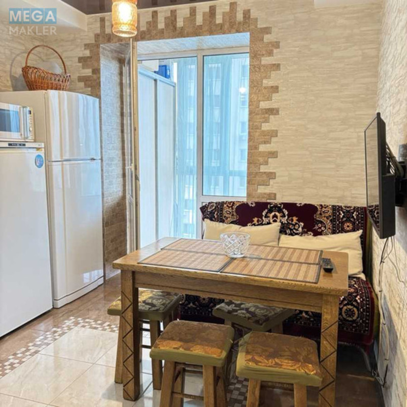 Оренда 3 кімнатної квартири, <a class="location-link" href="/kiev/" title="Недвижимость Київ">Київ</a>, <a class="location-link" href="/kiev/solomenskij/" title="Недвижимость Солом'янський район">Солом'янський р-н</a>, Гарматна вул., 38 (изображение 11)