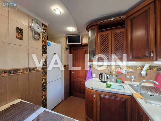 Продаж 2 кімнатної квартири (44/30/6), 1 пов. 5 пов. будинку, <a class="location-link" href="/kiev/" title="Недвижимость Київ">Київ</a>, <a class="location-link" href="/kiev/solomenskij/" title="Недвижимость Солом'янський район">Солом'янський р-н</a>, Вацлава Гавела бульв., 81 (изображение 2)