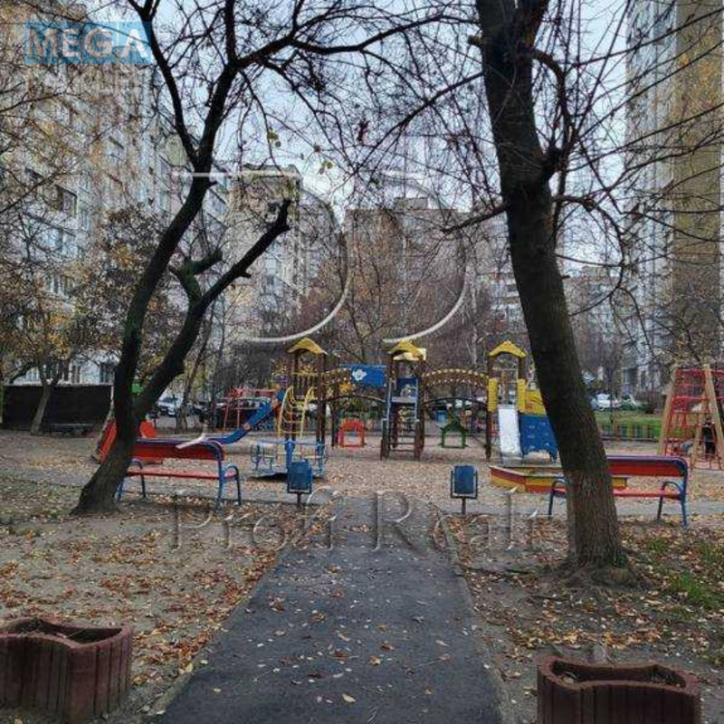 Продаж 3 кімнатної квартири (82/42/7), 5 пов. 10 пов. будинку, <a class="location-link" href="/kiev/" title="Недвижимость Київ">Київ</a>, <a class="location-link" href="/kiev/svyatoshinskij/" title="Недвижимость Святошинський район">Святошинський р-н</a>, Чорнобильська вулиця, 18 (изображение 13)