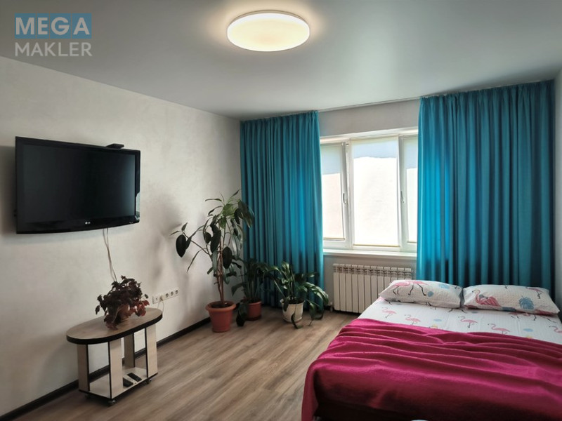 Оренда 3 кімнатної квартири, люкс, <a class="location-link" href="/dnepropetrovsk/" title="Недвижимость Дніпра">Дніпро</a>, <a class="location-link" href="/dnepropetrovsk/babushkinskij/" title="Недвижимость Бабушкінський район">Бабушкінський р-н</a>, Тополь -1, дом 15, Эпицентр (изображение 2)