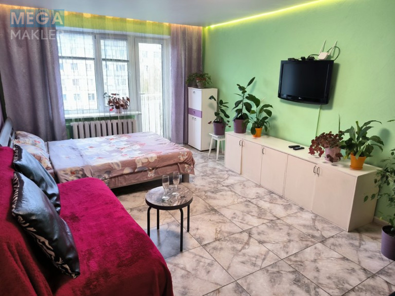 Оренда 1 кімнатної квартири, люкс, <a class="location-link" href="/dnepropetrovsk/" title="Недвижимость Дніпра">Дніпро</a>, <a class="location-link" href="/dnepropetrovsk/amur-nizhnedneprovskij/" title="Недвижимость Амур-Нижньодніпровський район">Амур-Нижньодніпровський р-н</a>, Маршала Малиновского, 18 ( <img src="https://megamakler.com.ua/metro/ff0000.gif" alt="" class="metro" /> м. Вокзальная, 15 ) (изображение 3)