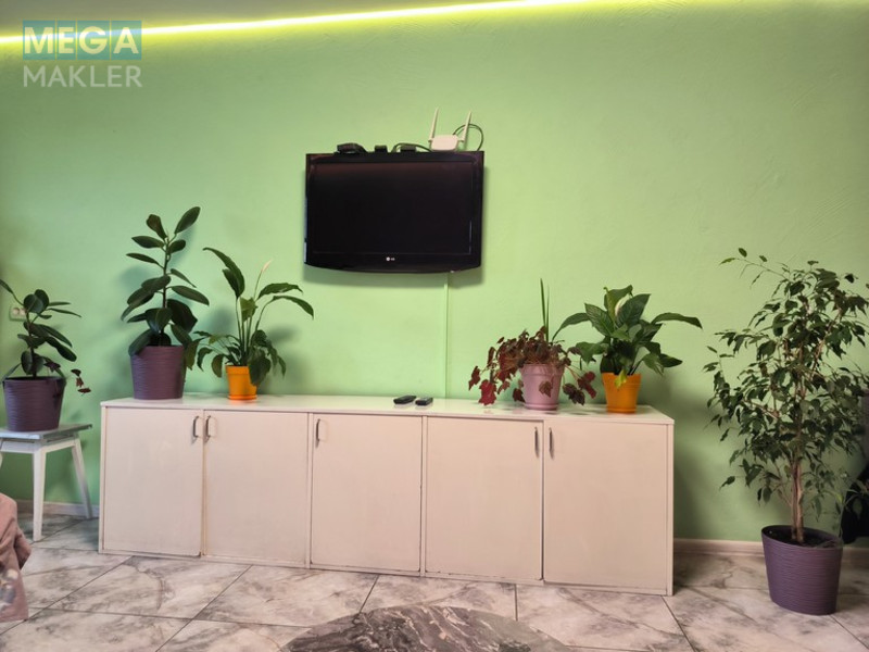 Оренда 1 кімнатної квартири, люкс, <a class="location-link" href="/dnepropetrovsk/" title="Недвижимость Дніпра">Дніпро</a>, <a class="location-link" href="/dnepropetrovsk/amur-nizhnedneprovskij/" title="Недвижимость Амур-Нижньодніпровський район">Амур-Нижньодніпровський р-н</a>, Маршала Малиновского, 18 ( <img src="https://megamakler.com.ua/metro/ff0000.gif" alt="" class="metro" /> м. Вокзальная, 15 ) (изображение 8)