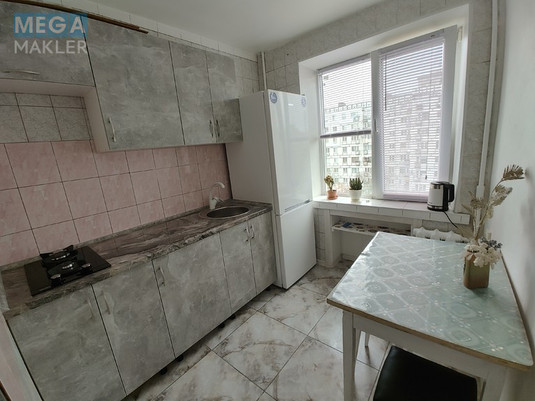 Оренда 1 кімнатної квартири, люкс, <a class="location-link" href="/dnepropetrovsk/" title="Недвижимость Дніпра">Дніпро</a>, <a class="location-link" href="/dnepropetrovsk/amur-nizhnedneprovskij/" title="Недвижимость Амур-Нижньодніпровський район">Амур-Нижньодніпровський р-н</a>, Маршала Малиновского, 18 ( <img src="https://megamakler.com.ua/metro/ff0000.gif" alt="" class="metro" /> м. Вокзальная, 15 ) (изображение 12)