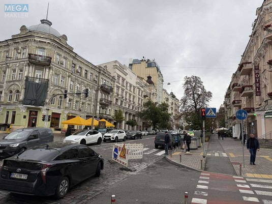 Продаж окремої будівлі/побудови, 2&nbsp;430&nbsp;кв.м, <a class="location-link" href="/kiev/" title="Недвижимость Київ">Київ</a>, <a class="location-link" href="/kiev/shevchenkovskij/" title="Недвижимость Шевченківський район">Шевченківський р-н</a>, Богдана Хмельницького вул., 38 (изображение 3)