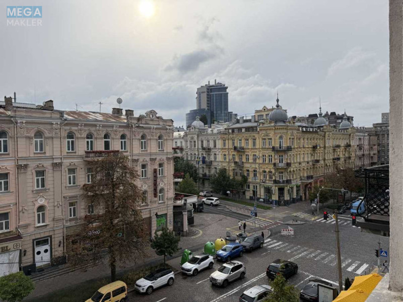 Продаж окремої будівлі/побудови, 2&nbsp;430&nbsp;кв.м, <a class="location-link" href="/kiev/" title="Недвижимость Київ">Київ</a>, <a class="location-link" href="/kiev/shevchenkovskij/" title="Недвижимость Шевченківський район">Шевченківський р-н</a>, Богдана Хмельницького вул., 38 (изображение 4)