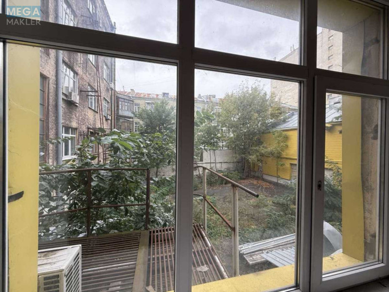 Продаж окремої будівлі/побудови, 2&nbsp;430&nbsp;кв.м, <a class="location-link" href="/kiev/" title="Недвижимость Київ">Київ</a>, <a class="location-link" href="/kiev/shevchenkovskij/" title="Недвижимость Шевченківський район">Шевченківський р-н</a>, Богдана Хмельницького вул., 38 (изображение 10)