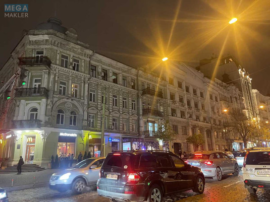 Продаж окремої будівлі/побудови, 2&nbsp;430&nbsp;кв.м, <a class="location-link" href="/kiev/" title="Недвижимость Київ">Київ</a>, <a class="location-link" href="/kiev/shevchenkovskij/" title="Недвижимость Шевченківський район">Шевченківський р-н</a>, Богдана Хмельницького вул., 38 (изображение 16)