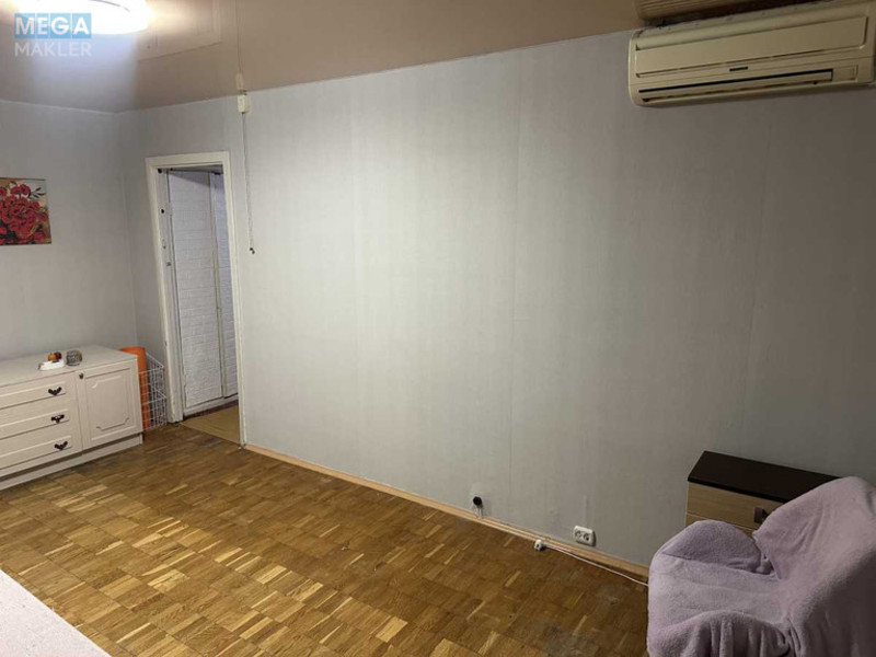 Продаж 2 кімнатної квартири (45/28/8), 11 пов. 16 пов. будинку, <a class="location-link" href="/kiev/" title="Недвижимость Київ">Київ</a>, <a class="location-link" href="/kiev/dneprovskij/" title="Недвижимость Дніпровський район">Дніпровський р-н</a>, Андрія Малишка вул., 13 (изображение 4)