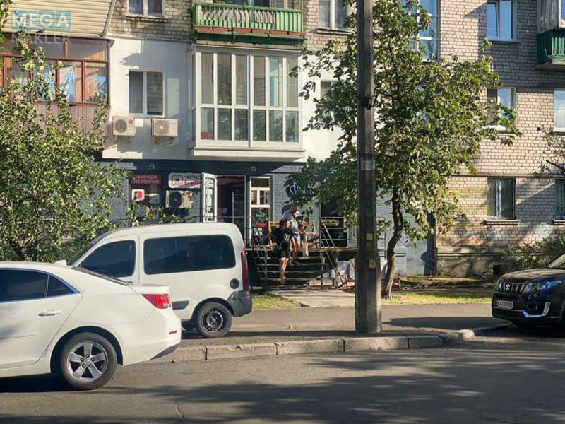 Оренда комерційної нерухомості, 48&nbsp;кв.м, под магазин, <a class="location-link" href="/kiev/" title="Недвижимость Київ">Київ</a>, <a class="location-link" href="/kiev/dneprovskij/" title="Недвижимость Дніпровський район">Дніпровський р-н</a>, Краковская ул. (изображение 2)