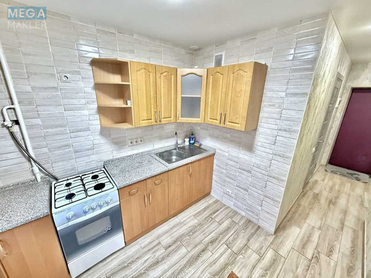 Продаж 1 кімнатної квартири (35/18/6), 7 пов. 9 пов. будинку, <a class="location-link" href="/kiev/" title="Недвижимость Київ">Київ</a>, <a class="location-link" href="/kiev/dneprovskij/" title="Недвижимость Дніпровський район">Дніпровський р-н</a>, Радужная ул., 13В (изображение 9)