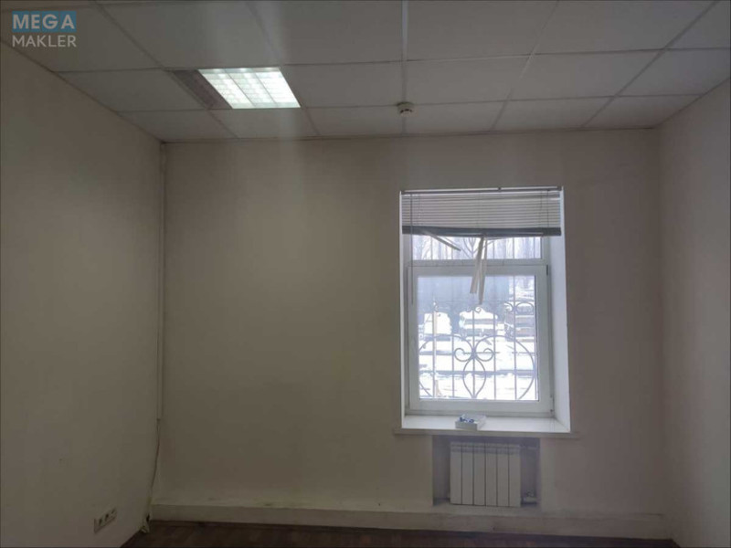 Оренда комерційної нерухомості, 224,30&nbsp;кв.м, под офис, <a class="location-link" href="/kiev/" title="Недвижимость Київ">Київ</a>, <a class="location-link" href="/kiev/desnyanskij/" title="Недвижимость Деснянский район">Деснянский р-н</a>, Качалова ул., 5 (изображение 11)