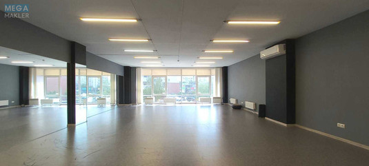 Продаж комерційної нерухомості, 1&nbsp;158&nbsp;кв.м, под офис, <a class="location-link" href="/kiev/" title="Недвижимость Київ">Київ</a>, <a class="location-link" href="/kiev/darnickij/" title="Недвижимость Дарницький район">Дарницький р-н</a>, Александра Мишуги ул., 10 (изображение 4)