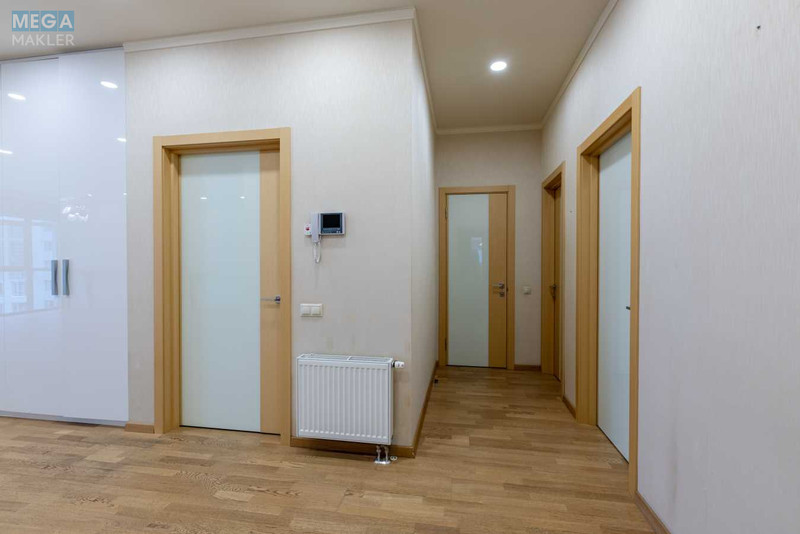 Продаж 4 кімнатної квартири (146/?/?), 16 пов. 22 пов. будинку, <a class="location-link" href="/kiev/" title="Недвижимость Київ">Київ</a>, <a class="location-link" href="/kiev/pecherskij/" title="Недвижимость Печерський район">Печерський р-н</a>, Андрія Верхогляда вул., 16 (изображение 9)