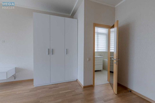 Продаж 4 кімнатної квартири (146/?/?), 16 пов. 22 пов. будинку, <a class="location-link" href="/kiev/" title="Недвижимость Київ">Київ</a>, <a class="location-link" href="/kiev/pecherskij/" title="Недвижимость Печерський район">Печерський р-н</a>, Андрія Верхогляда вул., 16 (изображение 12)