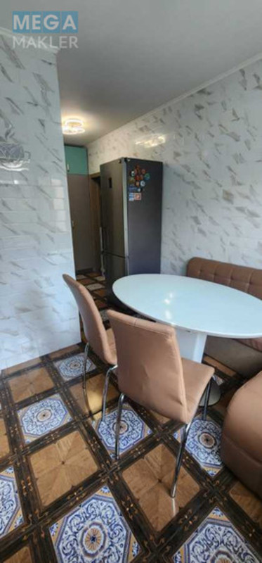 Продаж 2 кімнатної квартири (53/32/8), 4 пов. 12 пов. будинку, <a class="location-link" href="/kiev/" title="Недвижимость Київ">Київ</a>, <a class="location-link" href="/kiev/pecherskij/" title="Недвижимость Печерський район">Печерський р-н</a>, Панаса Мирного вул., 11 (изображение 3)