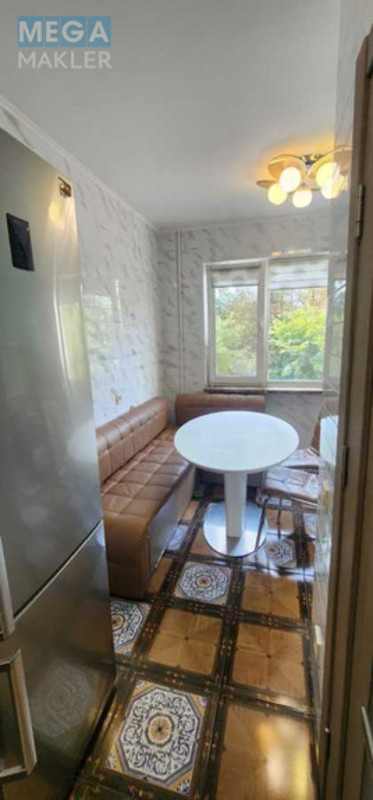 Продаж 2 кімнатної квартири (53/32/8), 4 пов. 12 пов. будинку, <a class="location-link" href="/kiev/" title="Недвижимость Київ">Київ</a>, <a class="location-link" href="/kiev/pecherskij/" title="Недвижимость Печерський район">Печерський р-н</a>, Панаса Мирного вул., 11 (изображение 4)