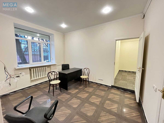 Продаж окремої будівлі/побудови, 29,80&nbsp;кв.м, <a class="location-link" href="/kiev/" title="Недвижимость Київ">Київ</a>, <a class="location-link" href="/kiev/goloseevskij/" title="Недвижимость Голосіївський район">Голосіївський р-н</a>, Лабораторна вул., 33/37 (изображение 3)