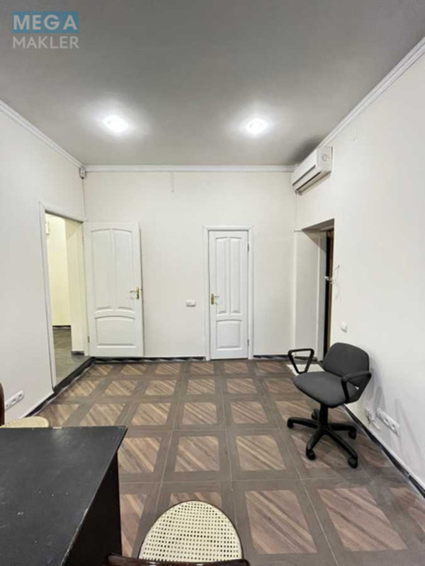 Продаж окремої будівлі/побудови, 29,80&nbsp;кв.м, <a class="location-link" href="/kiev/" title="Недвижимость Київ">Київ</a>, <a class="location-link" href="/kiev/goloseevskij/" title="Недвижимость Голосіївський район">Голосіївський р-н</a>, Лабораторна вул., 33/37 (изображение 5)