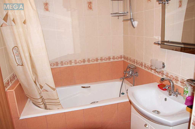 Оренда 1 кімнатної квартири, <a class="location-link" href="/kiev/" title="Недвижимость Київ">Київ</a>, <a class="location-link" href="/kiev/goloseevskij/" title="Недвижимость Голосіївський район">Голосіївський р-н</a>, Дмитра Луценка вул., 1б (изображение 11)