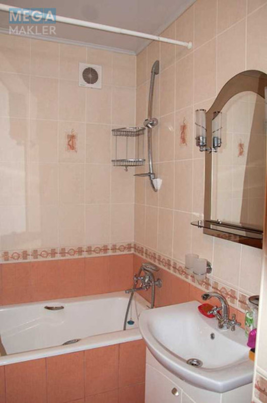 Оренда 1 кімнатної квартири, <a class="location-link" href="/kiev/" title="Недвижимость Київ">Київ</a>, <a class="location-link" href="/kiev/goloseevskij/" title="Недвижимость Голосіївський район">Голосіївський р-н</a>, Дмитра Луценка вул., 1б (изображение 12)