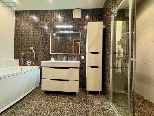 Продаж 4 кімнатної квартири (146/92/16), 9 пов. 22 пов. будинку, <a class="location-link" href="/kiev/" title="Недвижимость Київ">Київ</a>, <a class="location-link" href="/kiev/dneprovskij/" title="Недвижимость Дніпровський район">Дніпровський р-н</a>, Раисы Окипной ул., 10 (изображение 18)