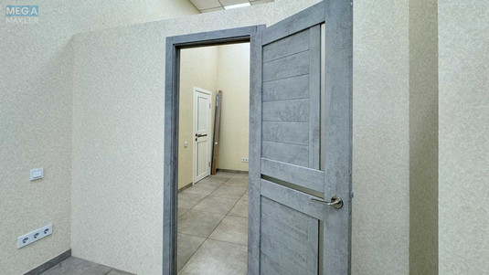 Оренда комерційної нерухомості, 61&nbsp;кв.м, <a class="location-link" href="/kiev/" title="Недвижимость Київ">Київ</a>, <a class="location-link" href="/kiev/goloseevskij/" title="Недвижимость Голосіївський район">Голосіївський р-н</a>, Валерія Лобановського просп., 144 (изображение 4)