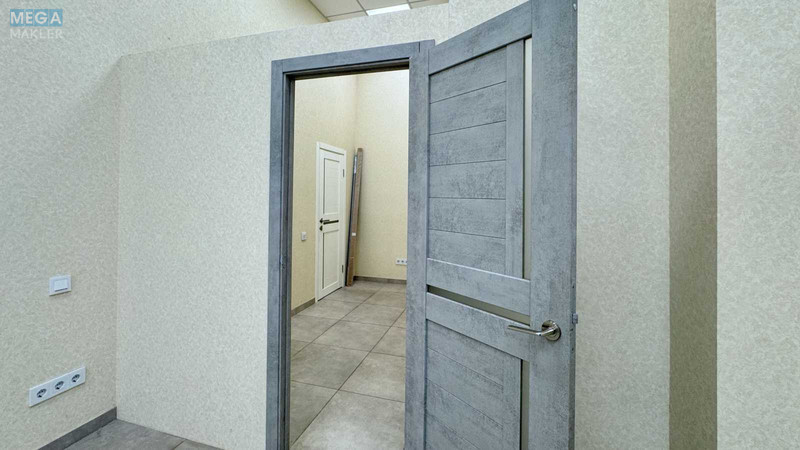 Оренда комерційної нерухомості, 61&nbsp;кв.м, <a class="location-link" href="/kiev/" title="Недвижимость Київ">Київ</a>, <a class="location-link" href="/kiev/goloseevskij/" title="Недвижимость Голосіївський район">Голосіївський р-н</a>, Валерія Лобановського просп., 144 (изображение 4)
