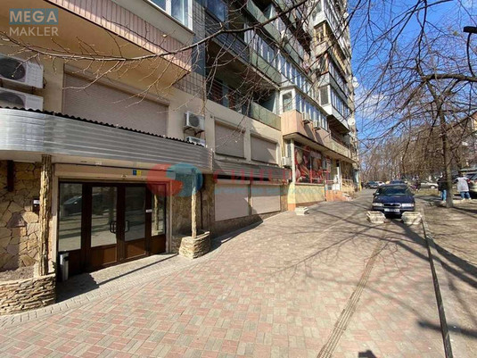 Продаж комерційної нерухомості, 360&nbsp;кв.м, под офис, <a class="location-link" href="/kiev/" title="Недвижимость Київ">Київ</a>, <a class="location-link" href="/kiev/svyatoshinskij/" title="Недвижимость Святошинский район">Святошинский р-н</a>, Костя Гордієнка пров., 2а (изображение 2)