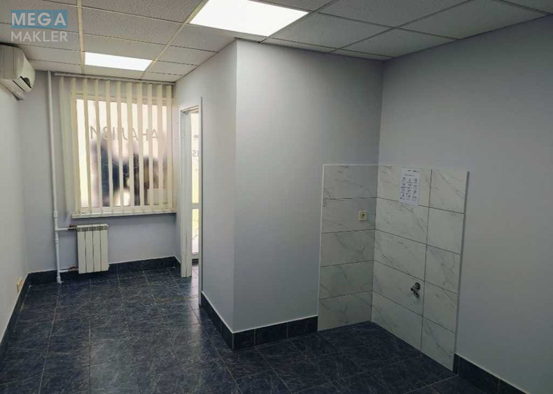Продаж комерційної нерухомості, 30&nbsp;кв.м, под магазин, <a class="location-link" href="/kiev/" title="Недвижимость Київ">Київ</a>, <a class="location-link" href="/kiev/svyatoshinskij/" title="Недвижимость Святошинський район">Святошинський р-н</a>, Симиренко ул., 5 (изображение 10)