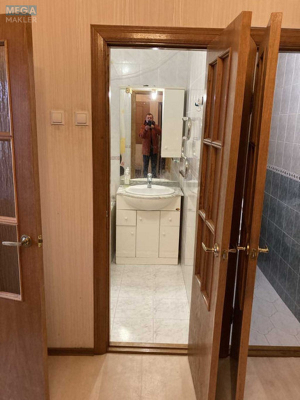 Оренда 3 кімнатної квартири, <a class="location-link" href="/kiev/" title="Недвижимость Київ">Київ</a>, <a class="location-link" href="/kiev/shevchenkovskij/" title="Недвижимость Шевченківський район">Шевченківський р-н</a>, Ирининская ул., 1/3 (изображение 6)