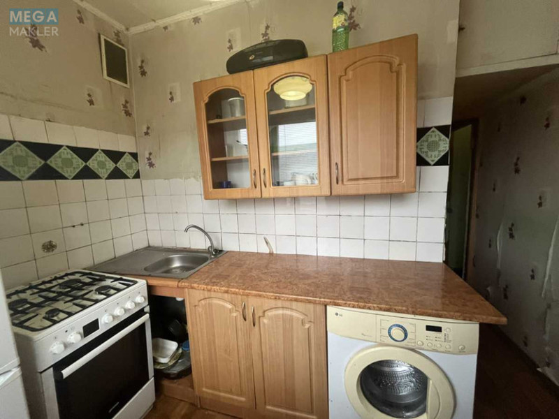 Продаж 2 кімнатної квартири (46/?/6), 5 пов. 5 пов. будинку, <a class="location-link" href="/kiev/" title="Недвижимость Київ">Київ</a>, <a class="location-link" href="/kiev/obolonskij/" title="Недвижимость Оболонский район">Оболонский р-н</a>, Салютна вул., 8 (изображение 9)