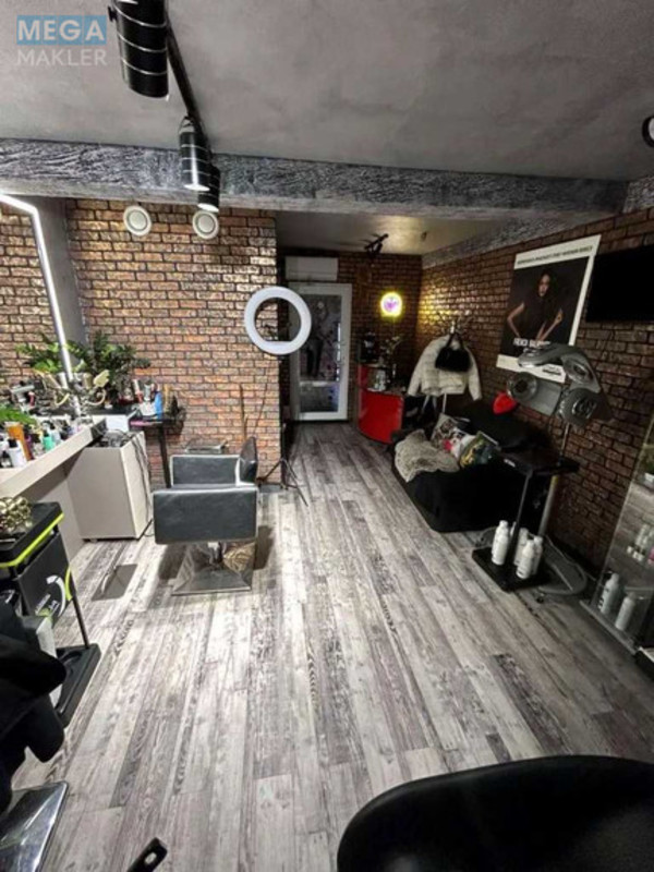 Оренда комерційної нерухомості, 19&nbsp;кв.м, под офис, <a class="location-link" href="/kiev/" title="Недвижимость Київ">Київ</a>, <a class="location-link" href="/kiev/desnyanskij/" title="Недвижимость Деснянський район">Деснянський р-н</a>, Лесной просп., 15 (изображение 9)