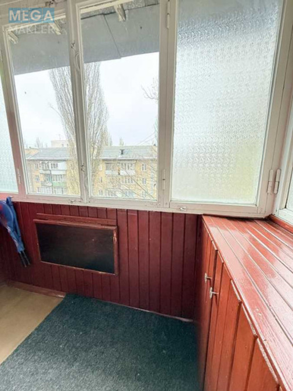 Продаж 2 кімнатної квартири (41/30/7), 5 пов. 5 пов. будинку, <a class="location-link" href="/kiev/" title="Недвижимость Київ">Київ</a>, <a class="location-link" href="/kiev/svyatoshinskij/" title="Недвижимость Святошинский район">Святошинский р-н</a>, Сімї Сосніних вул., 8 (изображение 9)