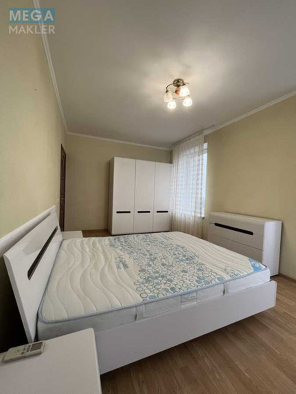 Продаж 3 кімнатної квартири (87/60/11), 17 пов. 25 пов. будинку, <a class="location-link" href="/kiev/" title="Недвижимость Київ">Київ</a>, <a class="location-link" href="/kiev/svyatoshinskij/" title="Недвижимость Святошинський район">Святошинський р-н</a>, Депутатская ул., 23А (изображение 6)