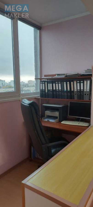 Продаж 3 кімнатної квартири (71/42/8), 11 пов. 16 пов. будинку, <a class="location-link" href="/kiev/" title="Недвижимость Київ">Київ</a>, <a class="location-link" href="/kiev/svyatoshinskij/" title="Недвижимость Святошинський район">Святошинський р-н</a>, Семашко ул., 16 (изображение 9)