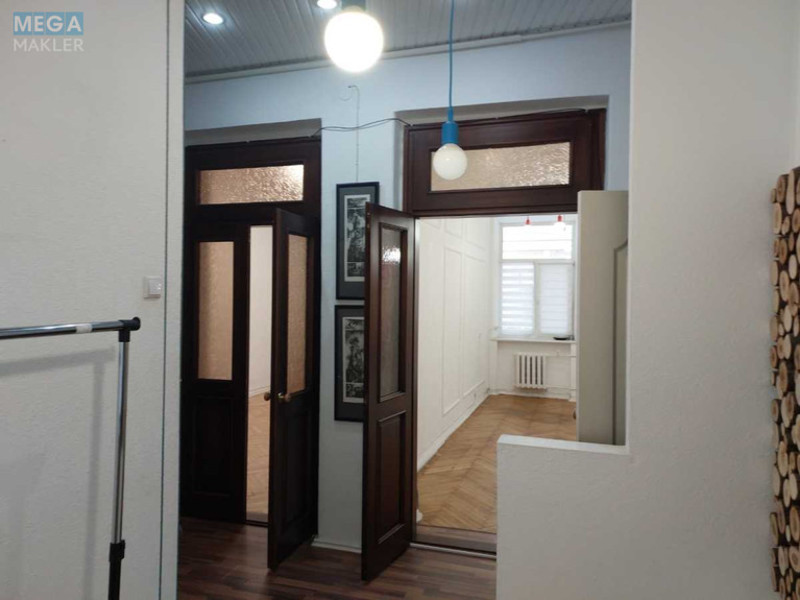 Продаж 3 кімнатної квартири (53/?/?), 1 пов. 4 пов. будинку, <a class="location-link" href="/kiev/" title="Недвижимость Київ">Київ</a>, <a class="location-link" href="/kiev/svyatoshinskij/" title="Недвижимость Святошинский район">Святошинский р-н</a>, Лютеранская ул., 27-29 (изображение 3)