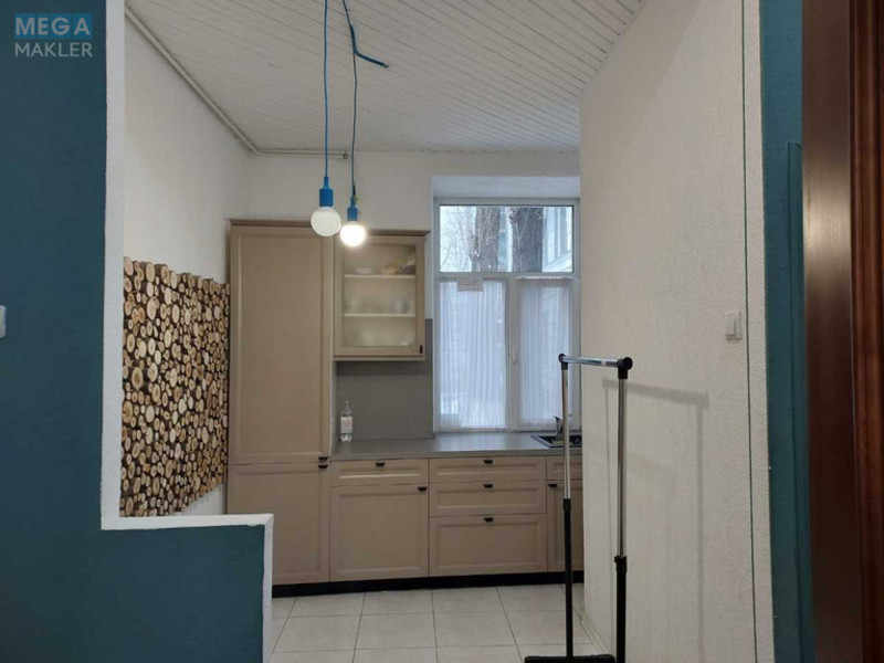 Продаж 3 кімнатної квартири (53/?/?), 1 пов. 4 пов. будинку, <a class="location-link" href="/kiev/" title="Недвижимость Київ">Київ</a>, <a class="location-link" href="/kiev/svyatoshinskij/" title="Недвижимость Святошинский район">Святошинский р-н</a>, Лютеранская ул., 27-29 (изображение 5)